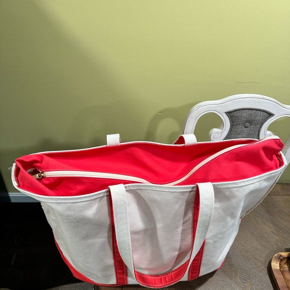X-LARGE LL BEAN BOAT AND TOTE Red and White Canvas Tote Bag - Picture 2 of 8